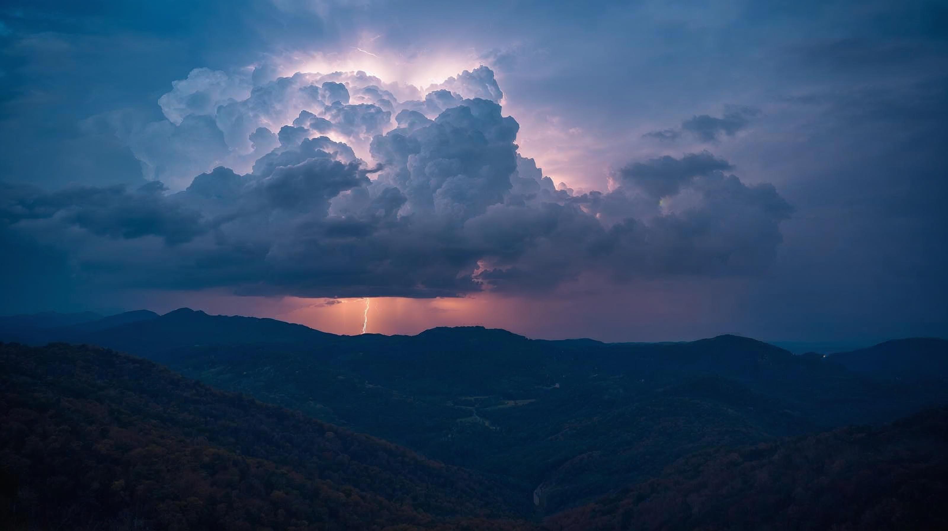 Tormenta eléctrica sobre el Parque Nacional Shenandoah en Virginia